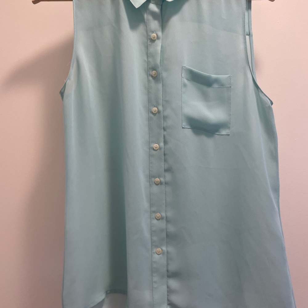Halogen Sleeveless Aqua Button-Up Top